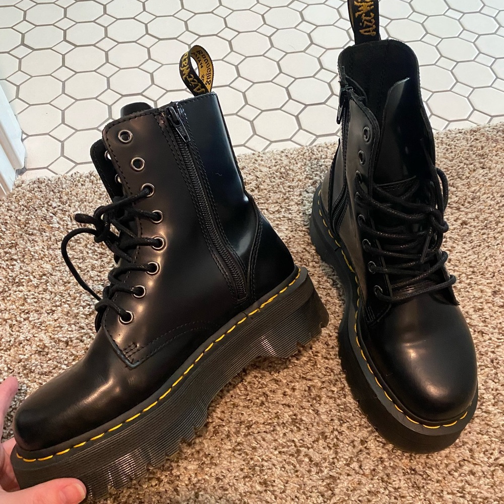 Dr. Martens Jadon boot black